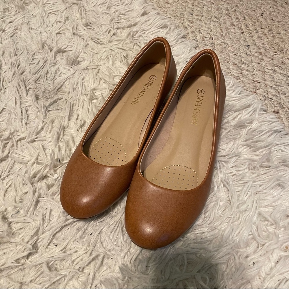 Dream Paris size 9 flats with a wedge brand new